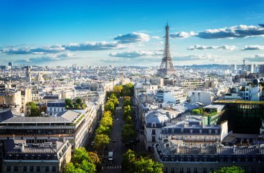 Eyfel turu ve Paris şehir manzarası