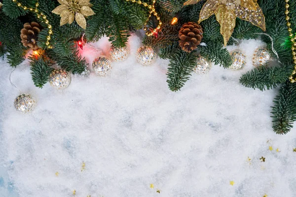 Різдвяна сцена зі снігом — стокове фото