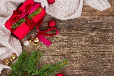 Noel hediyesi vermek