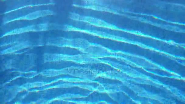 Blaues Poolwasser — Stockvideo