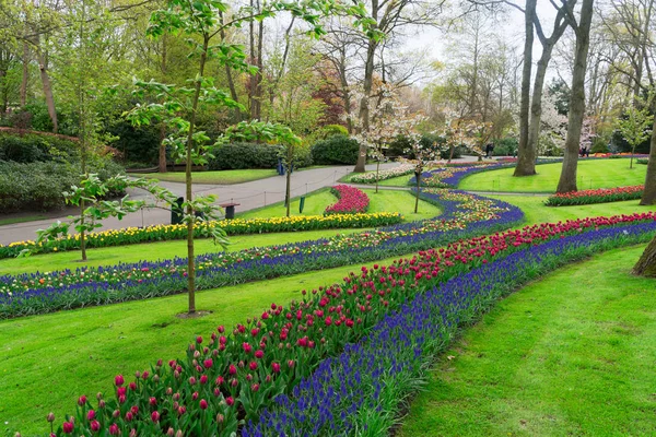 Formal spring garden — Stock Photo, Image