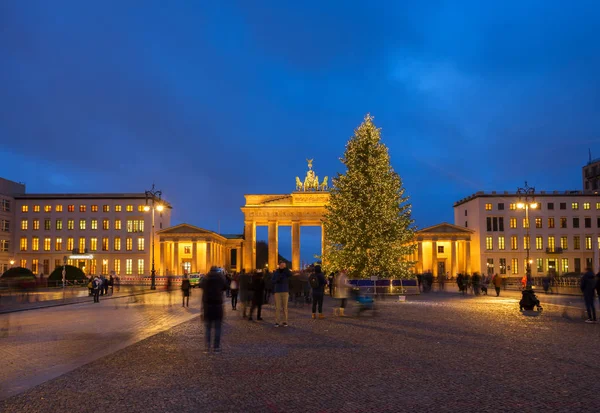 Bradenburg Gate with Christmas tree — Stock Photo, Image