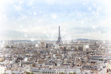 Eyfel Kulesi ile Paris 'in ufuk çizgisi