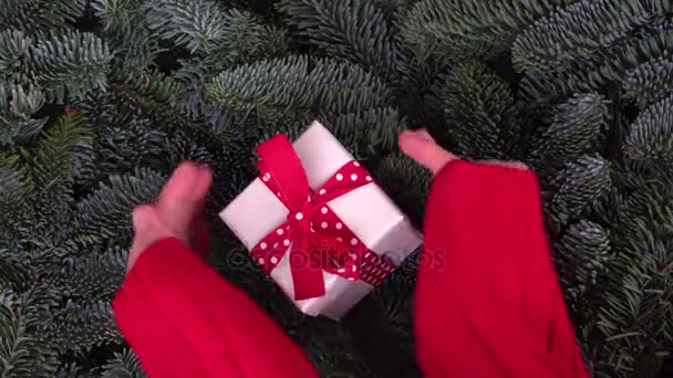 Christmas gift giving — Stock Video