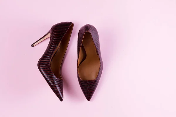 Zapatos de tacón alto elegantes —  Fotos de Stock