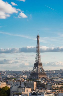 Eyfel turu ve Paris şehir manzarası