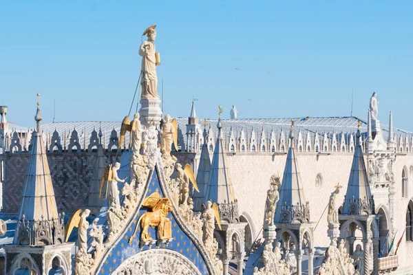 Lion symbol of Venice — Stock Photo, Image