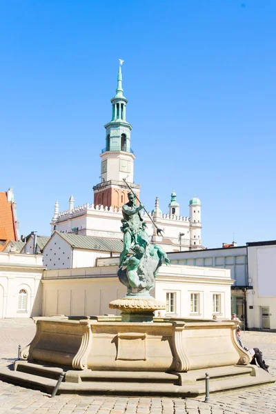 Antigua plaza del mercado en Poznan, Polonia —  Fotos de Stock