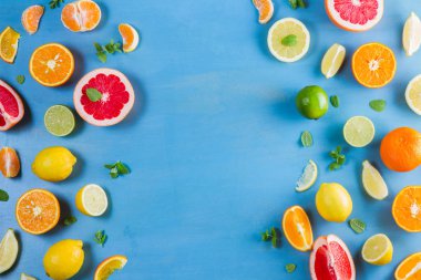 Mavi üzerinde turunçgil deseni