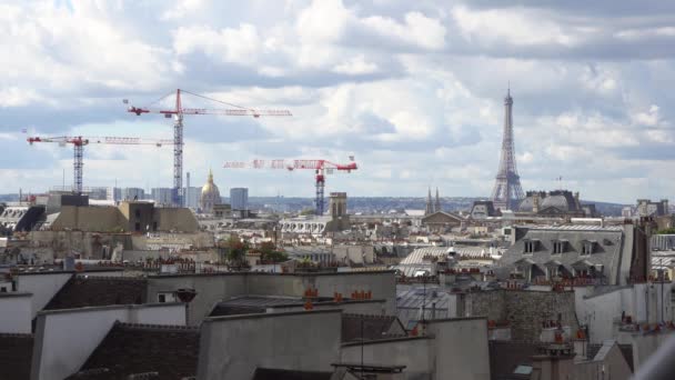 Eiffeltur och Paris stadsbild — Stockvideo