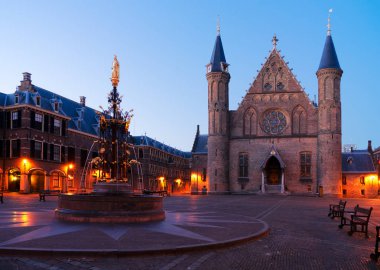 Binnenhof - Hollanda Parlamentosu, Hollanda