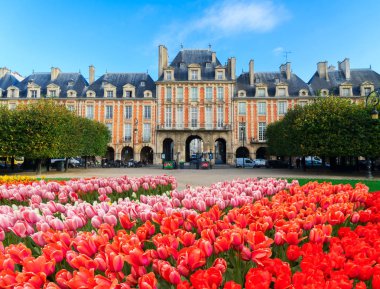 Place de Vosges, Paris