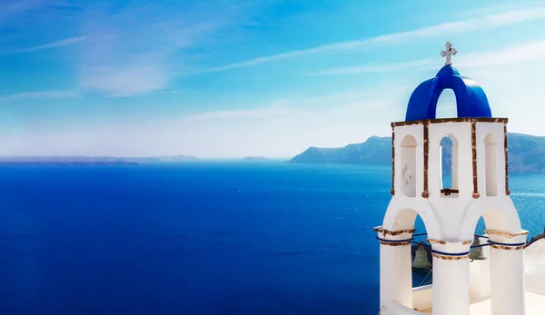 Vista de la caldera con escaleras y campanario, Santorini — Foto de Stock