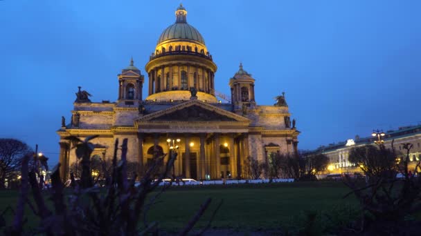 Issac katedral på natten, Sankt Petersburg, Ryssland — Stockvideo