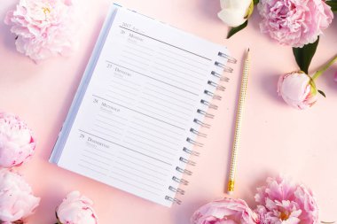 Üst görünüm ev ofis çalışma alanı