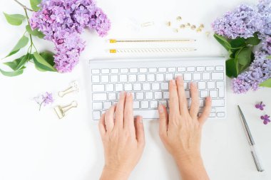 Üst görünüm ev ofis çalışma alanı