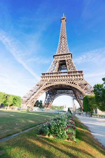 Passeio eiffel e paisagem urbana de Paris — Fotografia de Stock