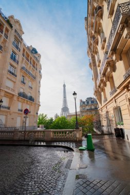 Eyfel turu ve Paris sokağı