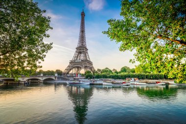 Seine Nehri üzerinde Eyfel turu