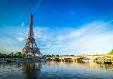 Seine Nehri üzerinde Eyfel turu