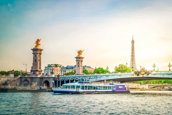 Most Alexandre III, Paříž, Francie — Stock fotografie