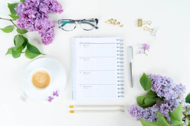 Üst görünüm ev ofis çalışma alanı