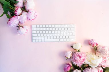 Üst görünüm ev ofis çalışma alanı