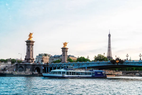 Puente de Alexandre III, París, Francia —  Fotos de Stock