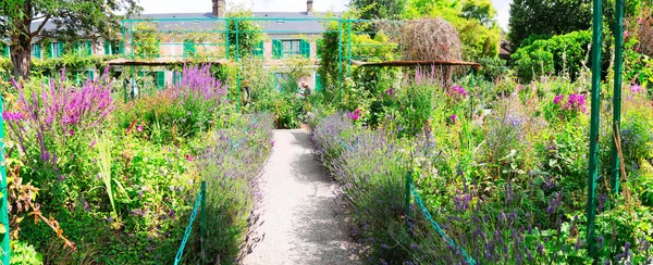 Gverny зелена сад галерея — стокове фото