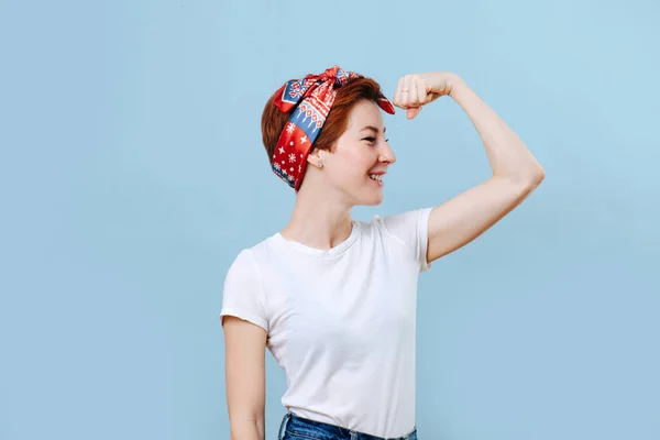 Portrait Cheerful Middle Aged Housewife Short Ginger Hair Colorful Headband — ストック写真