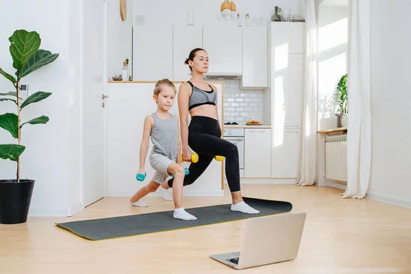 Mother Son Morning Online Training Kitchen Synchronized Exercise Looking Computer — Stock Photo, Image