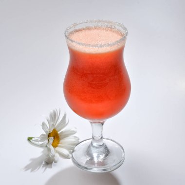 Bir bar için alkollü kokteyl.