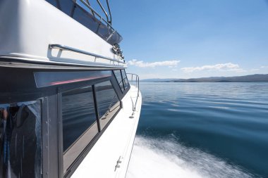 Gölde yüksek hızlı tekne