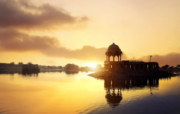 Temple sur l'eau en Inde — Photo