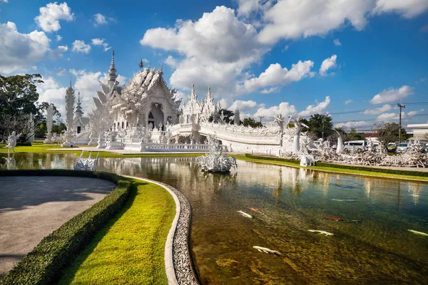 Weißer Tempel in Thailand — Stockfoto