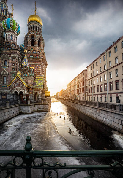 Известная церковь в Петербурге
