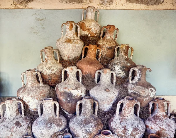 Ancient pots in Bodrum Castle — Stock Photo, Image
