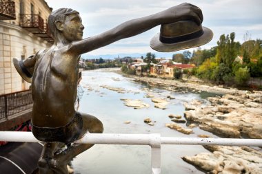 Kutaisi şapkalı çocuk