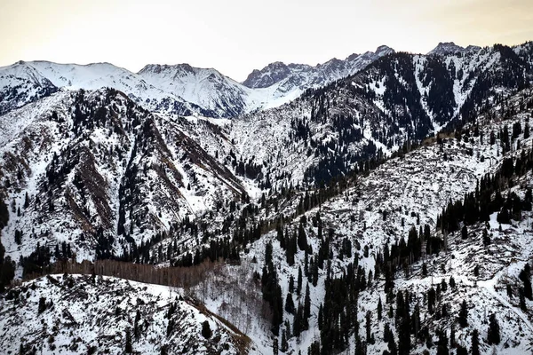 Schneeberge in Kasachstan — Stockfoto