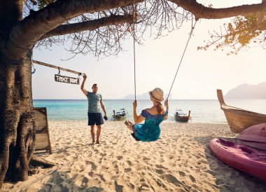 tropik sahilde couple