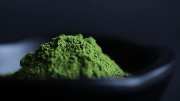 Tè verde della collina in polvere nella ciotola — Video Stock