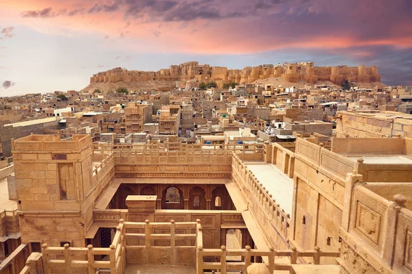 Jaisalmer cidade e Fort ao pôr do sol — Fotografia de Stock