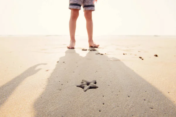 Звезда на песке — стоковое фото
