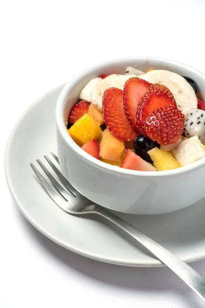 Ensalada de frutas en blanco —  Fotos de Stock