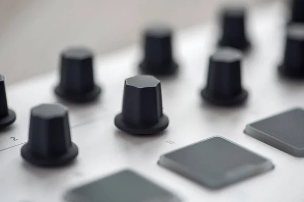 Teclado MIDI com almofadas e faders . — Fotografia de Stock