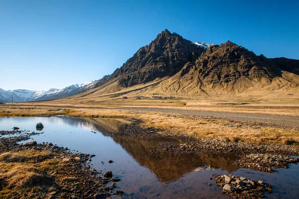 Islandzki krajobraz góry — Zdjęcie stockowe