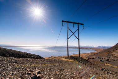 İzlanda'daki enerji hattı. Elektrik.