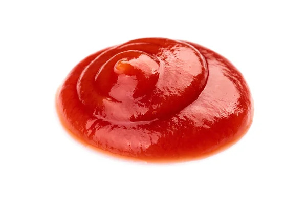 Rode ketchup tomatensaus close-up geïsoleerd op witte achtergrond — Stockfoto