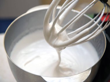 Gıda işlemcisinde marşmelov pişirmek