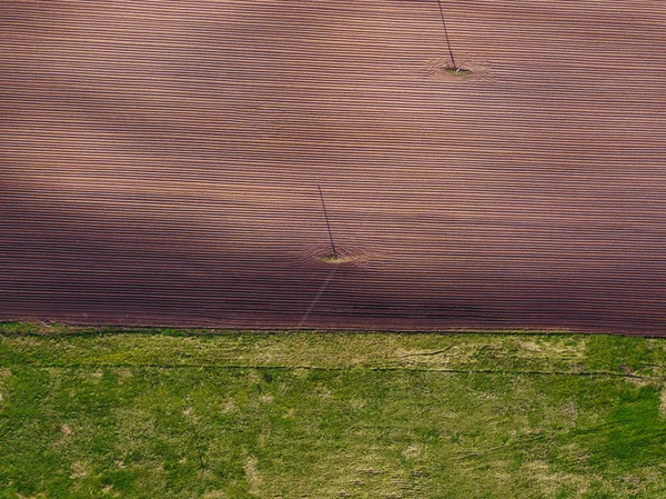 Drone vista su un campo arato — Foto Stock